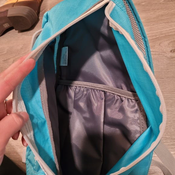 Like new Eddie Bauer bag - Picture 3 of 5